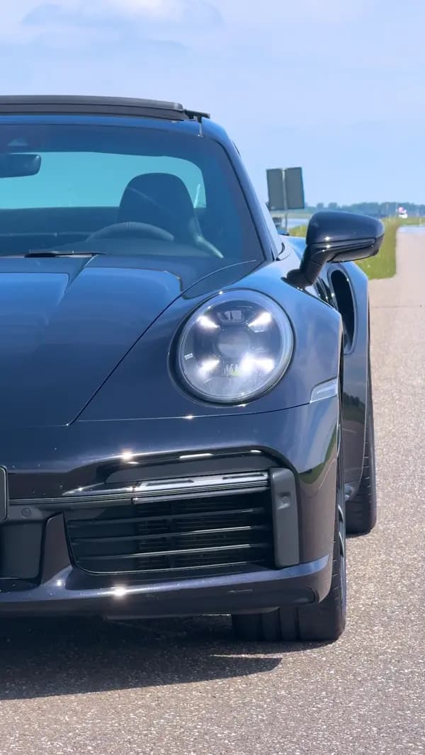 Still uit de Porsche 911 Turbo S shortform edit